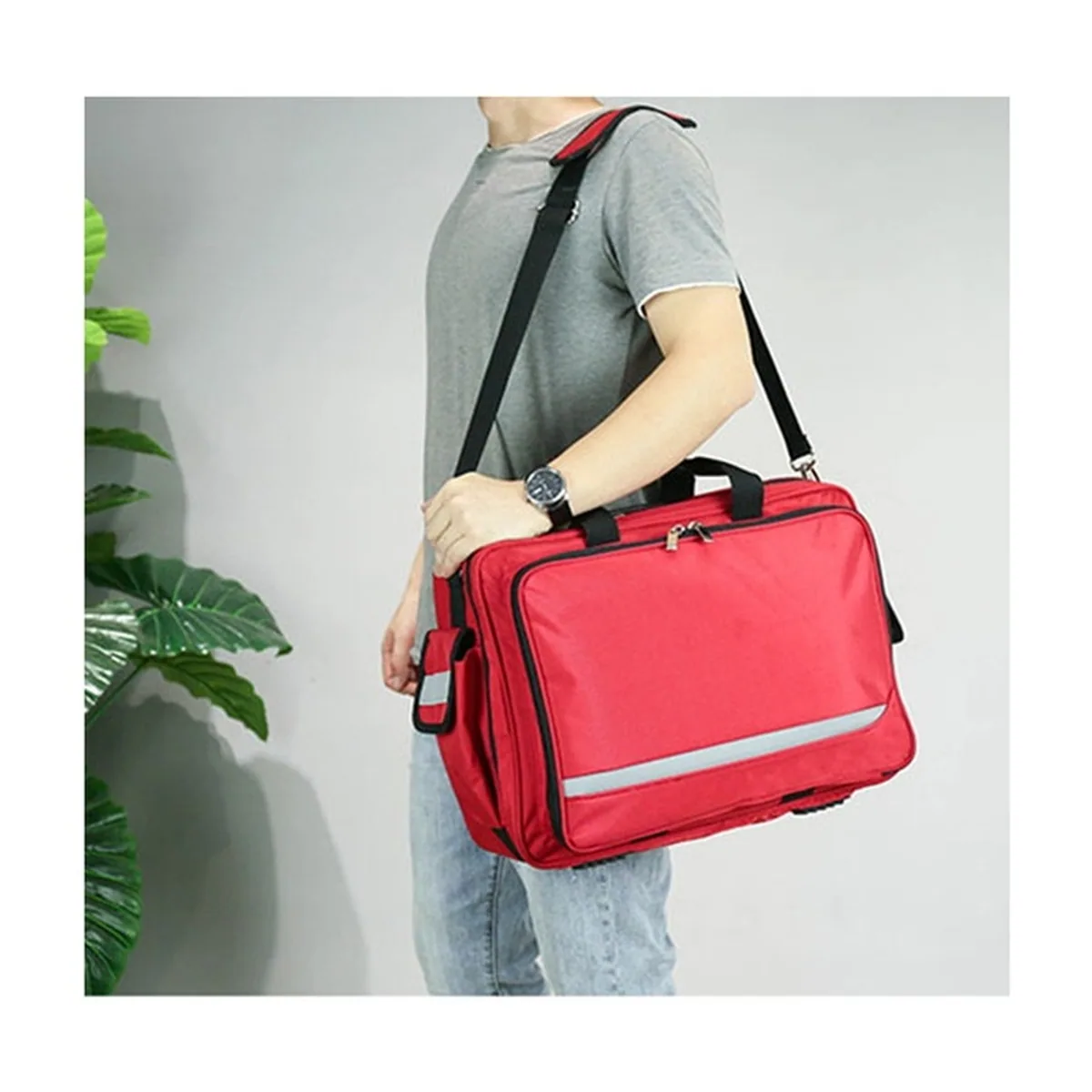 0655 Oxford Emergency Waist Bag in Red, construction and compartment detail 6