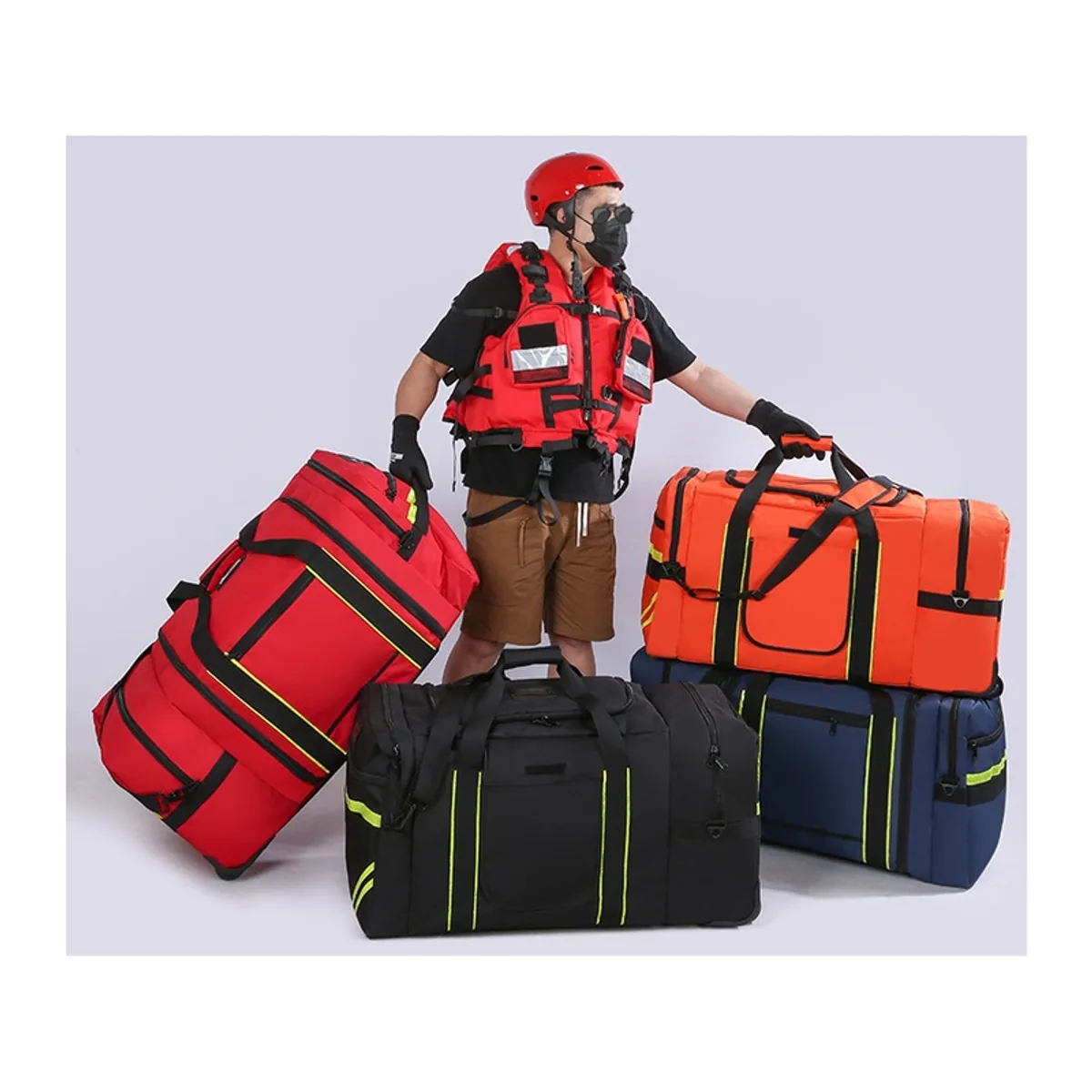 08861 Oxford Portable First Aid Bag in Red, construction and compartment detail 1