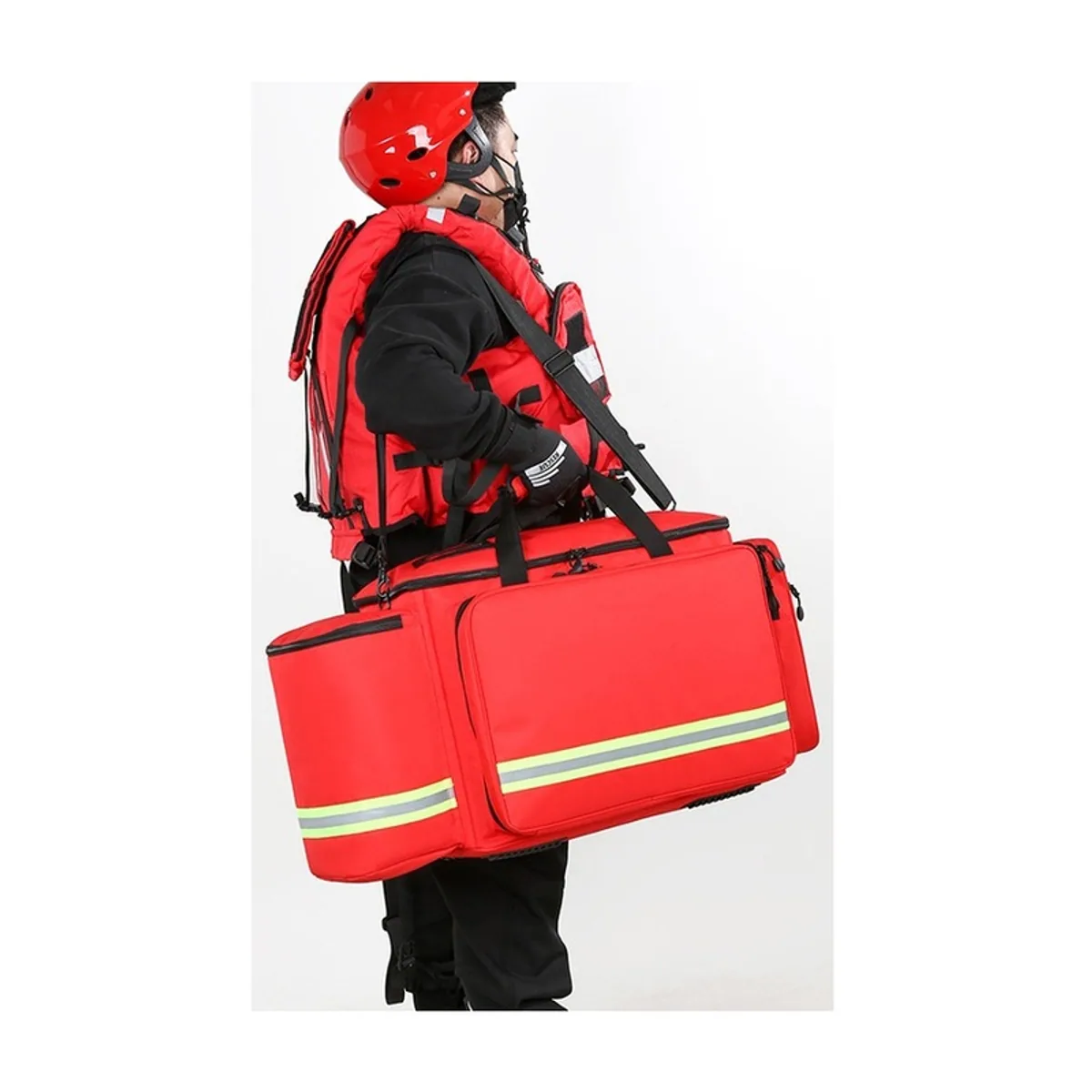 08865 1200D Portable First Aid Bag in Red, construction and compartment detail 7
