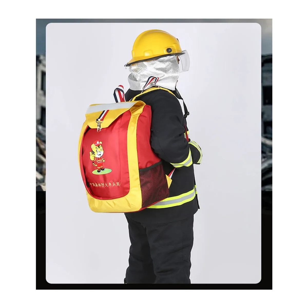 09924 900D Medical Emergency Backpack in Red, construction and compartment detail 6